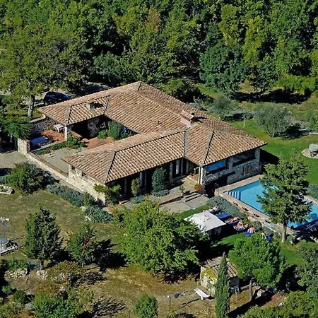 Villa Casale Cipressi *