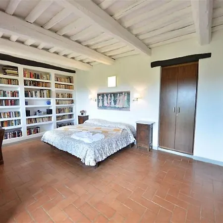 Villa Casale Cipressi *